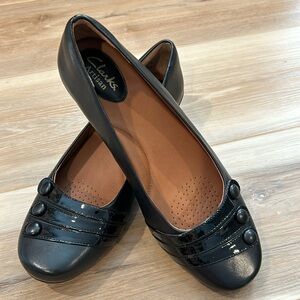 Clarks Artesian leather flats